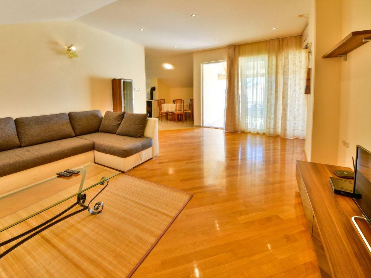 Apartment Olga-5 By Interhome Banjol المظهر الخارجي الصورة